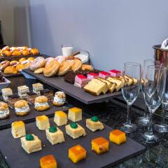 Отель Leonardo Hotel Granada Испания, Гранада - отзывы, цены и фото номеров - забронировать отель Leonardo Hotel Granada онлайн питание фото 2