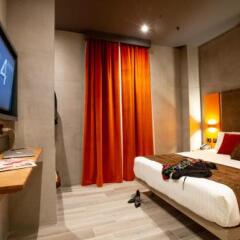 J24 Hotel Milano сейф в номере