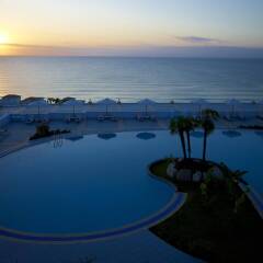 Отель Atrium Prestige Thalasso Spa Resort & Villas бассейн