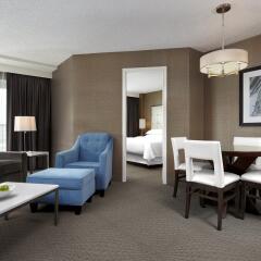 Отель Sheraton Cavalier Calgary Hotel Канада, Калгари - отзывы, цены и фото номеров - забронировать отель Sheraton Cavalier Calgary Hotel онлайн комната для гостей