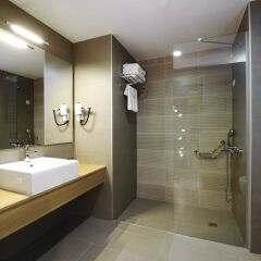 Ramada by Wyndham Podgorica in Podgorica, Montenegro from 117$, photos, reviews - zenhotels.com bathroom photo 2