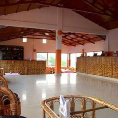 Отель Himalayan Deurali Resort Непал, Лехнат - отзывы, цены и фото номеров - забронировать отель Himalayan Deurali Resort онлайн интерьер отеля