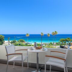 Olympic Palace Resort Hotel & Convention Center пляж фото 2