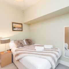 Отель Stylish 3 Bed 3 bath in Kens High St Лондон комната для гостей фото 4