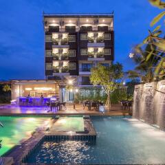 River Front Krabi Hotel бассейн