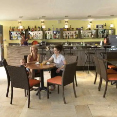 Отель Continental Park Hotel Болгария, Солнечный берег - 1 отзыв об отеле, цены и фото номеров - забронировать отель Continental Park Hotel онлайн гостиничный бар