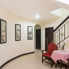 Отель Happys Guesthouse Pattaya Таиланд, Паттайя - отзывы, цены и фото номеров - забронировать отель Happys Guesthouse Pattaya онлайн интерьер отеля фото 3