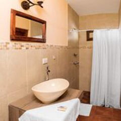 Hotel Uxlanik in Quetzaltenango, Guatemala from 47$, photos, reviews - zenhotels.com bathroom