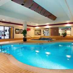 Отель Best Western Plus Port O'Call Hotel Канада, Калгари - отзывы, цены и фото номеров - забронировать отель Best Western Plus Port O'Call Hotel онлайн бассейн фото 3