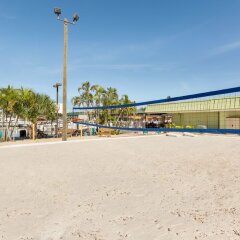 Отель Ramada Waterfront Sarasota спортивное сооружение