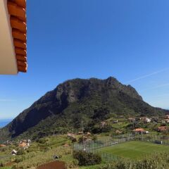 Отель Pereiras House - Mountain & Sea Машику