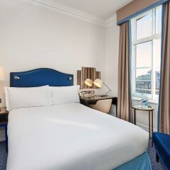 Отель The Waldorf Hilton комната для гостей