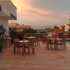 Twins Hotel Чешме приотельная территория