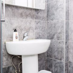 Отель 1 Bedroom Apartment Close to Museums in South Kensington Великобритания, Лондон - отзывы, цены и фото номеров - забронировать отель 1 Bedroom Apartment Close to Museums in South Kensington онлайн ванная
