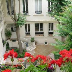 Отель Hôtel Des Bains Париж