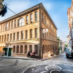 Educa Suites Balat Турция, Стамбул - 1 отзыв об отеле, цены и фото номеров - забронировать отель Educa Suites Balat онлайн парковка