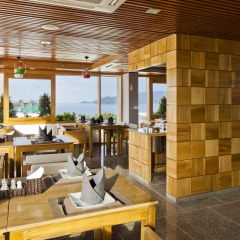 Golden Holiday Hotel гостиничный бар
