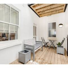 Отель Fabulous Flat in the Heart of Brighton's Lanes Великобритания, Брайтон - отзывы, цены и фото номеров - забронировать отель Fabulous Flat in the Heart of Brighton's Lanes онлайн балкон