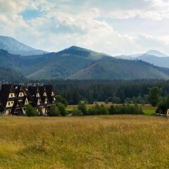 Отель InspiroApart Giewont Lux - Sauna i Basen Косцелиско приотельная территория