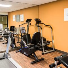 Отель Comfort Suites Wilmington фитнесс-зал фото 3