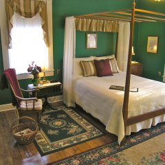 The Carriage Inn B&B in Charles Town, United States of America from 213$, photos, reviews - zenhotels.com guestroom
