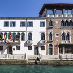 Axel Hotel Venezia - Adults Only пляж