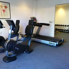Отель All Seasons Naiharn Phuket фитнесс-зал