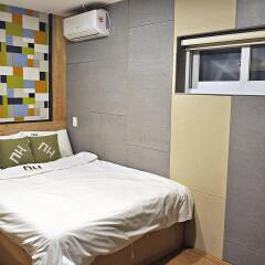 Отель D.H Sinchon Guesthouse Южная Корея, Сеул - отзывы, цены и фото номеров - забронировать отель D.H Sinchon Guesthouse онлайн комната для гостей фото 4