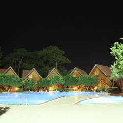 Woodline Hotel бассейн