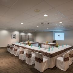 DoubleTree Resort by Hilton Hotel Fiji - Sonaisali Island