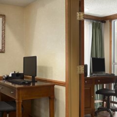 Отель Country Inn & Suites Columbus Airport США, Колумбус - отзывы, цены и фото номеров - забронировать отель Country Inn & Suites Columbus Airport онлайн удобства в номере фото 2