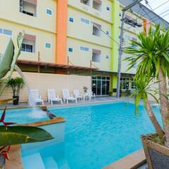 Отель Bypass Hotel Phuket Таиланд, Пхукет - отзывы, цены и фото номеров - забронировать отель Bypass Hotel Phuket онлайн бассейн фото 3