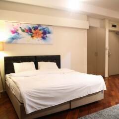 Отель Pera City Suites сейф в номере