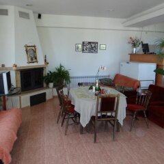 Отель Guest House Spiro near Botanical Garden Болгария, Балчик - отзывы, цены и фото номеров - забронировать отель Guest House Spiro near Botanical Garden онлайн питание фото 2