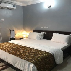 Отель Jim-Eddy Suites Энугу комната для гостей