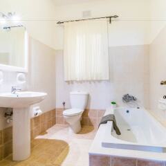 Отель Ta Frenc Apartments Мальта, Гасри - отзывы, цены и фото номеров - забронировать отель Ta Frenc Apartments онлайн ванная