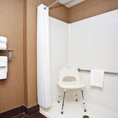 Отель Best Western Premier Freeport Inn Calgary Airport Канада, Калгари - отзывы, цены и фото номеров - забронировать отель Best Western Premier Freeport Inn Calgary Airport онлайн ванная
