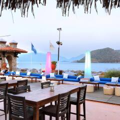 Marti Resort Deluxe Hotel бассейн