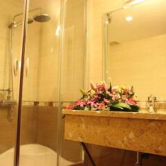 Отель Thanh Uyen Hotel Вьетнам, Хюэ - отзывы, цены и фото номеров - забронировать отель Thanh Uyen Hotel онлайн ванная