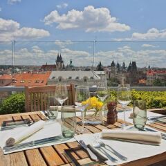 Отель InterContinental Prague Чехия, Прага - 12 отзывов об отеле, цены и фото номеров - забронировать отель InterContinental Prague онлайн балкон