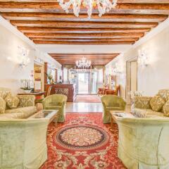 Hotel Al Duca Di Venezia интерьер отеля