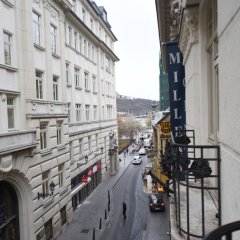 Отель La Prima Fashion Hotel Венгрия, Будапешт - 12 отзывов об отеле, цены и фото номеров - забронировать отель La Prima Fashion Hotel онлайн балкон