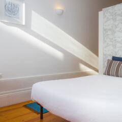 Апартаменты Liiiving In Porto - Bolhão Market Apartment Порту комната для гостей фото 3