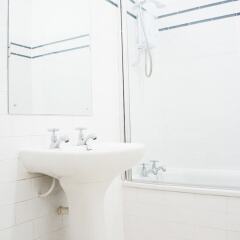 Отель The Loft Merchant City Central Location Великобритания, Глазго - отзывы, цены и фото номеров - забронировать отель The Loft Merchant City Central Location онлайн ванная фото 2