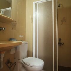 Отель Koz Eren Otel Чешме ванная