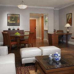 Отель Mayfair, Bangkok - Marriott Executive Apartments Таиланд, Бангкок - 1 отзыв об отеле, цены и фото номеров - забронировать отель Mayfair, Bangkok - Marriott Executive Apartments онлайн комната для гостей