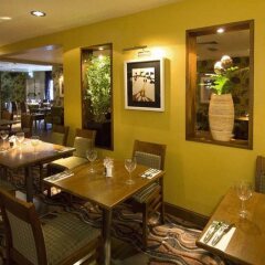 Отель Premier Inn London Kensington питание фото 2