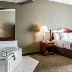 Quality Suites in Graham, United States of America from 124$, photos, reviews - zenhotels.com bathroom
