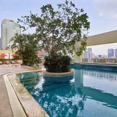 Отель AVANI Atrium Bangkok Таиланд, Бангкок - 4 отзыва об отеле, цены и фото номеров - забронировать отель AVANI Atrium Bangkok онлайн бассейн фото 2