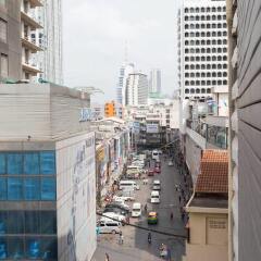 Отель Cozi Inn Bangkok Бангкок балкон